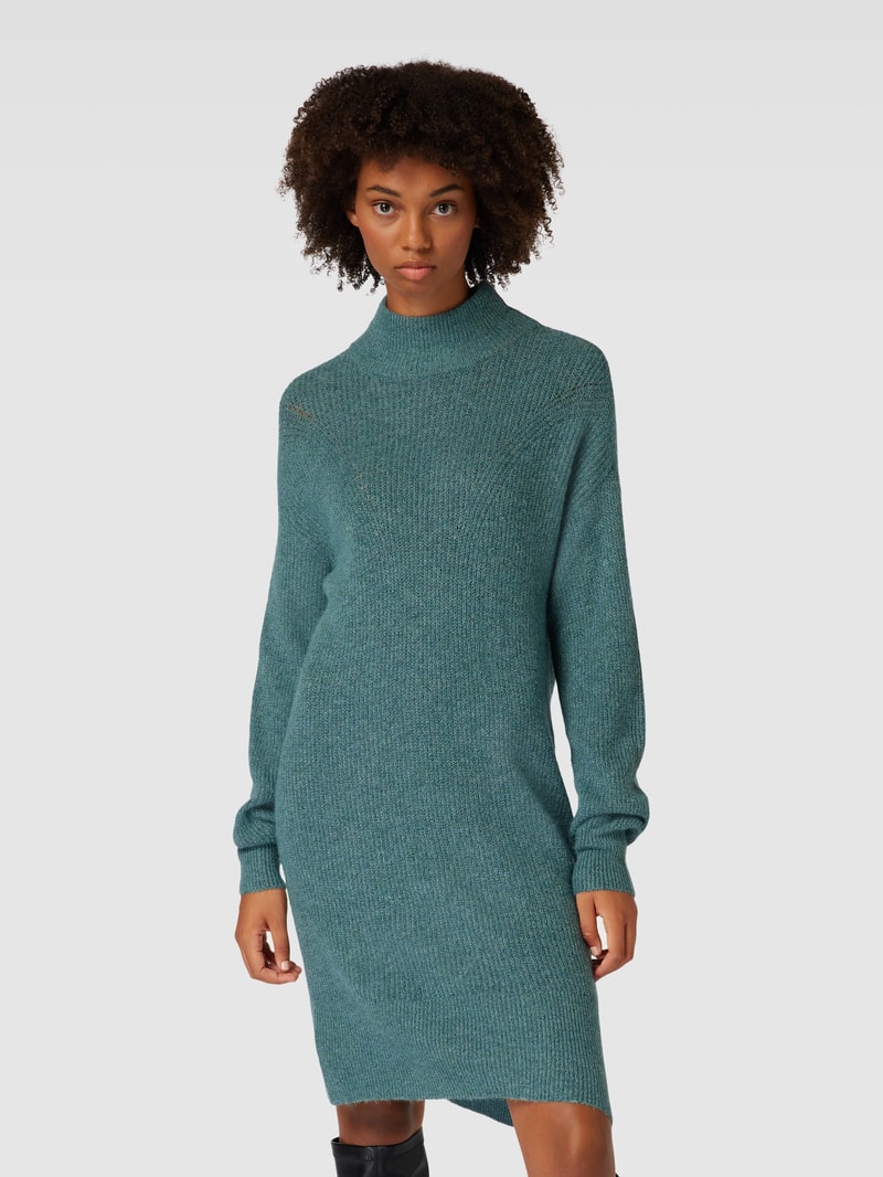 Knielanges Strickkleid mit Turtleneck in schilf
