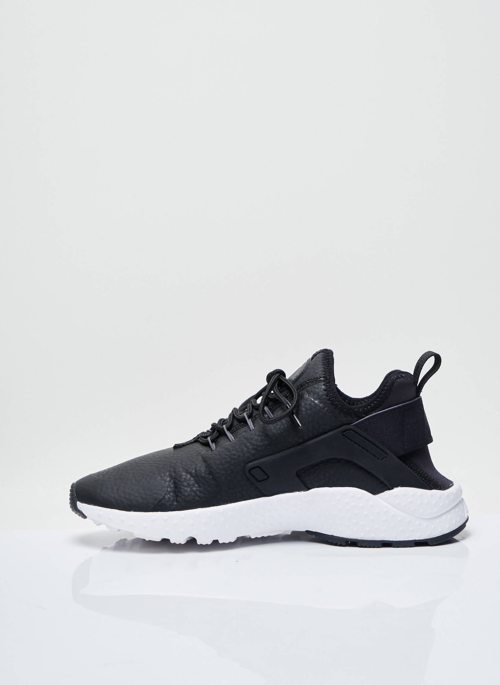 Nike Baskets Femme couleur noir