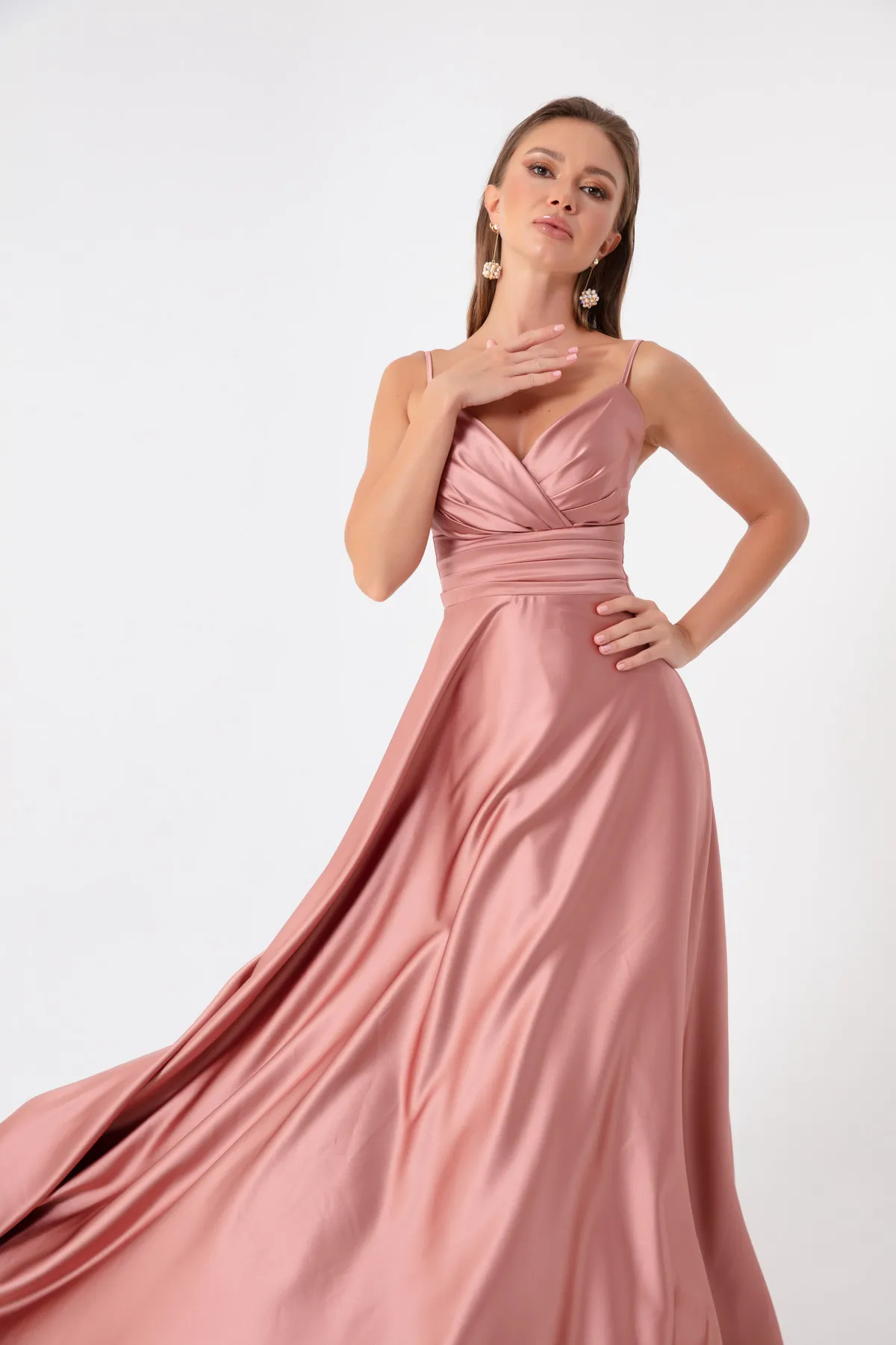 Lafaba  Langes Abendkleid und Abschlusskleid aus Satin für Damen in Lachsfarben mit Riemen an der Taille und Gürtel