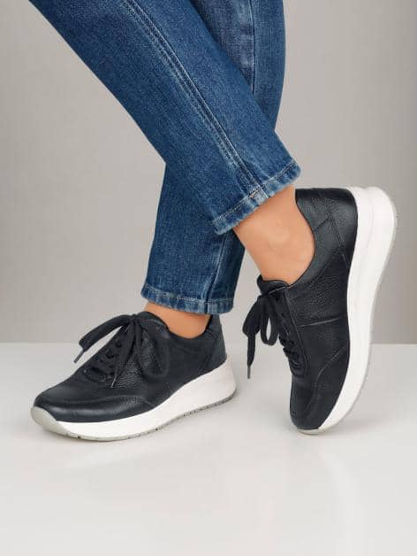 Schnürschuh