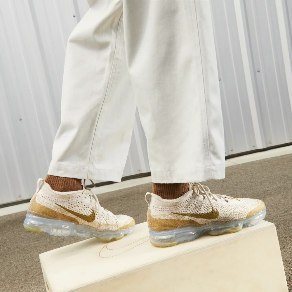 Nike Air VaporMax 2023 Flyknit DV1678-100 / braun