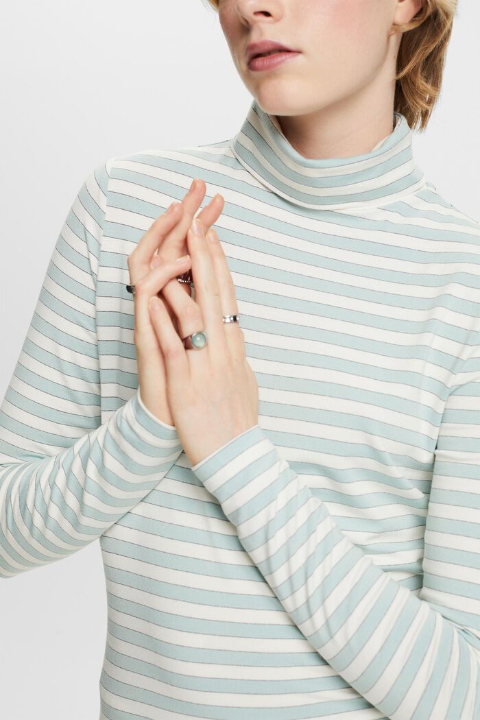 Gestreiftes Longsleeve mit Rollkragen