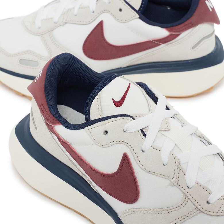 NIKE Wmns Phoenix Waffle light bone/team red-sail-midnight navy