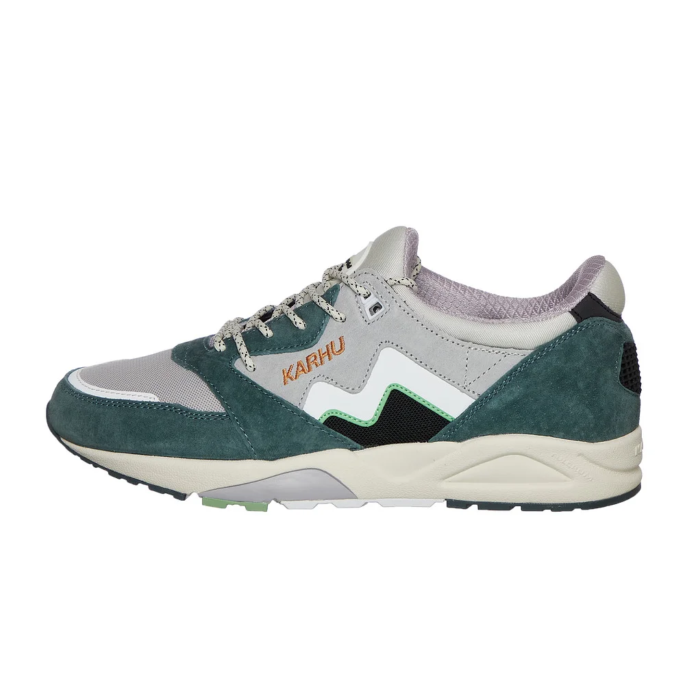 Karhu Aria 95 F803099 / weiss