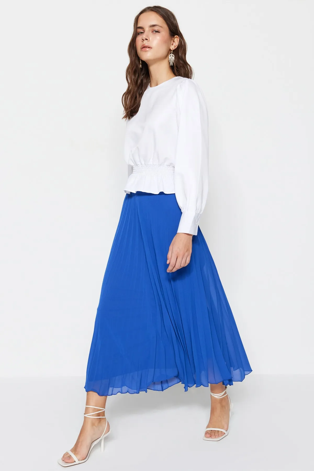 Trendyol Modest  Marineblauer plissierter Chiffonrock mit elastischer Taille und Futter TCTSS23EE00019
