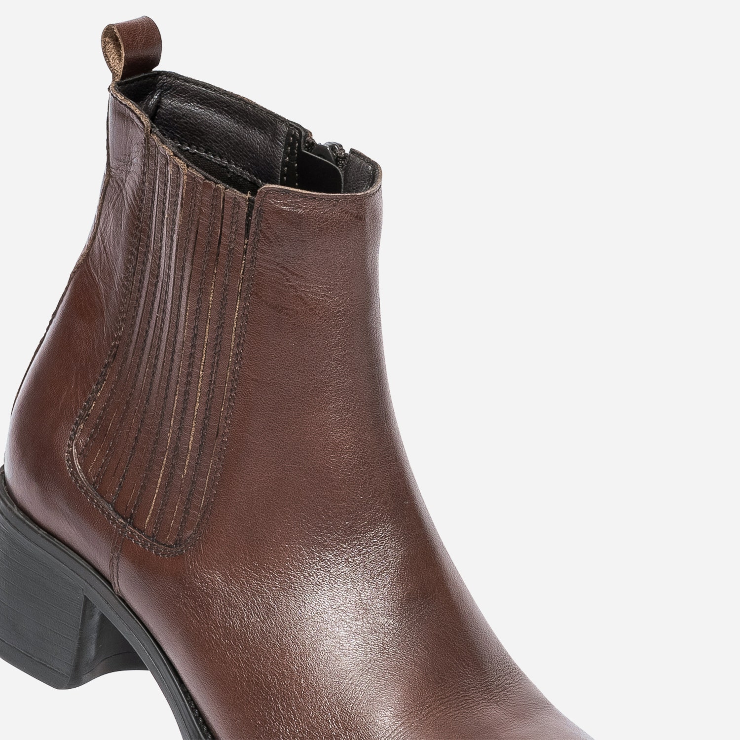Boots cognac en cuir avec élastique cousu