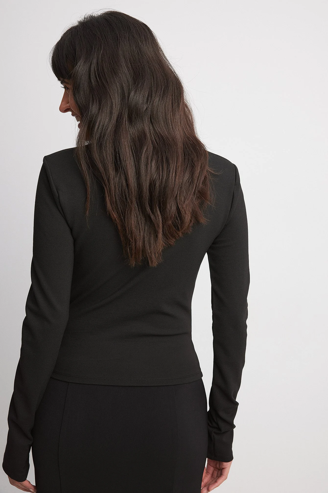 Top mit eckigem Kragen und Choker
