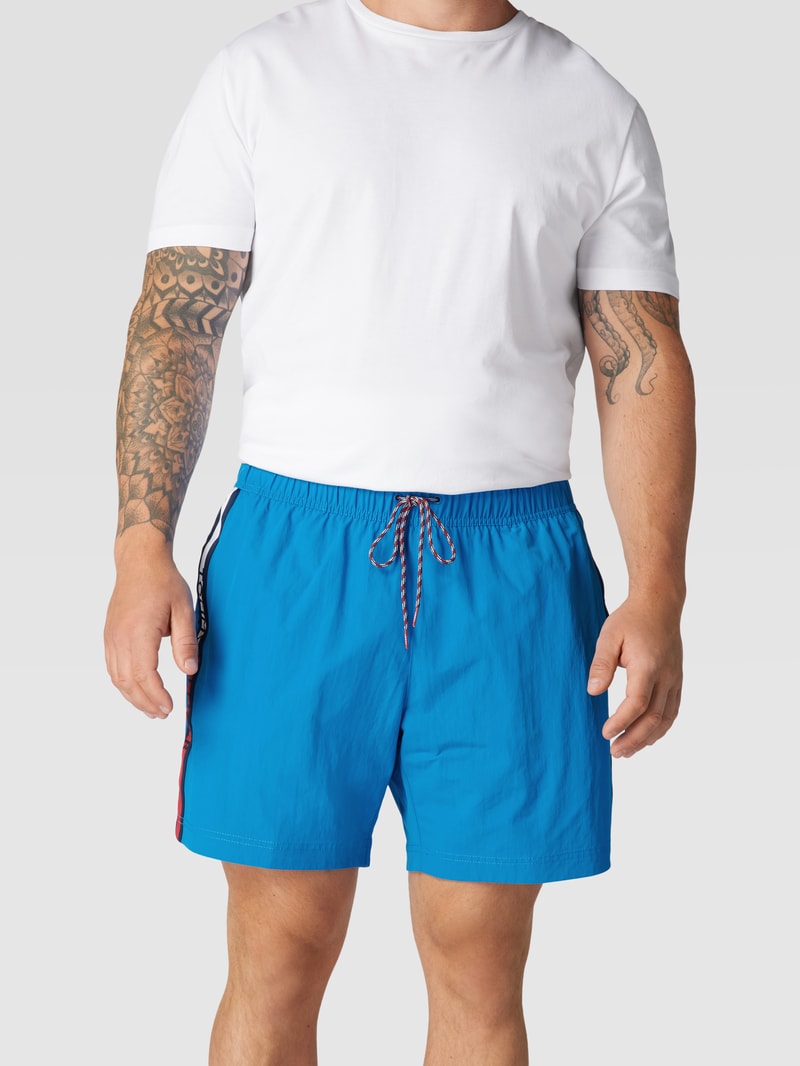 PLUS SIZE Badehose mit Logo-Streifen in türkis