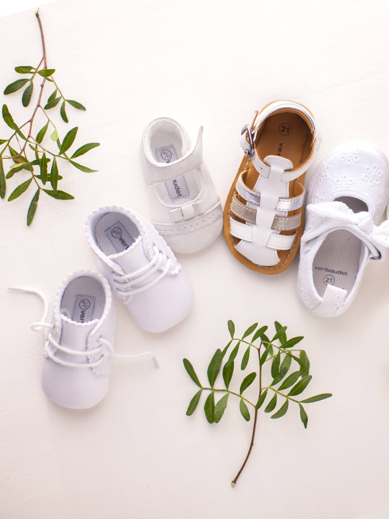 Bottillons souples bébé à lacets nouveau né blanc