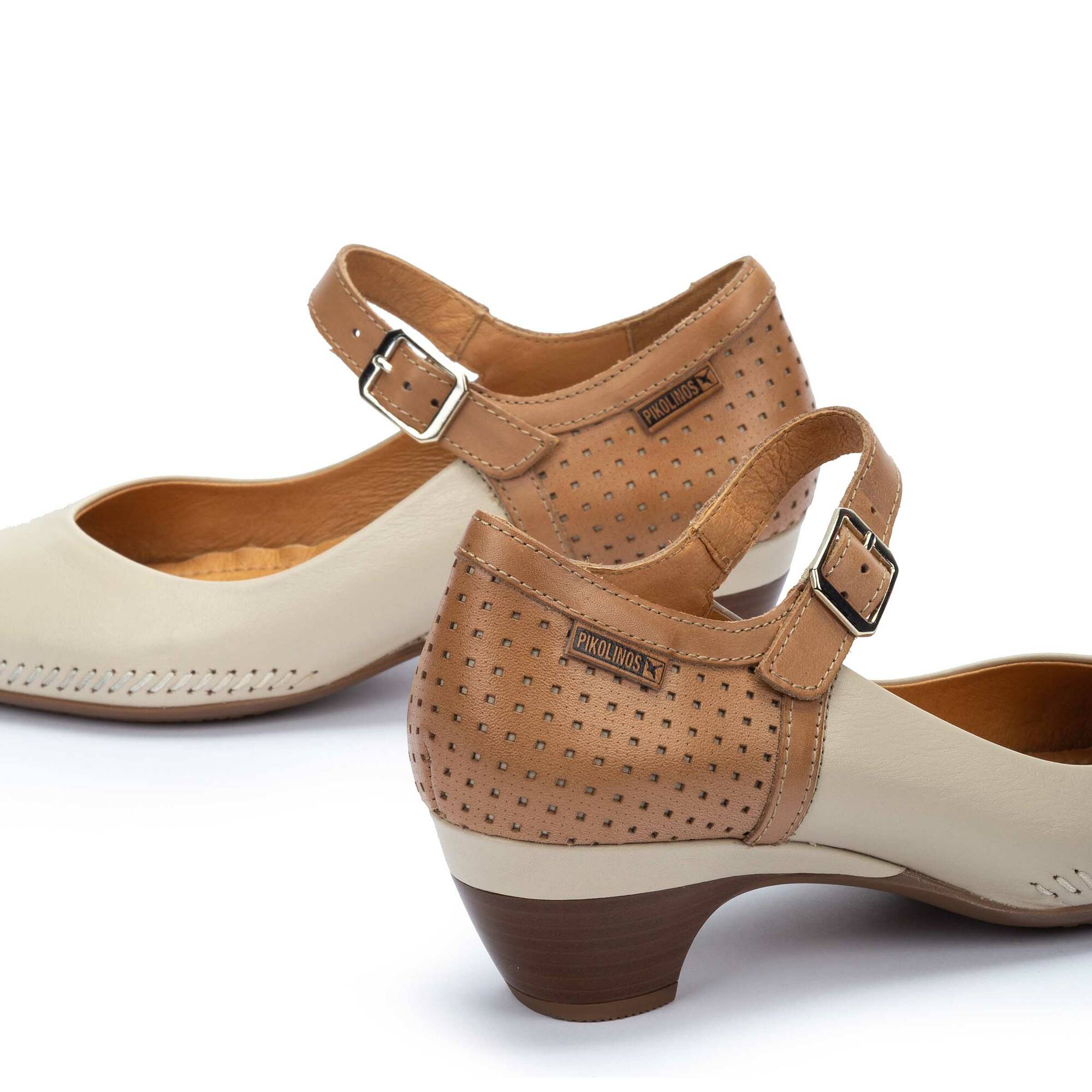 Buty damskie z boczną klamrą - KOŚĆ SŁONIOWA