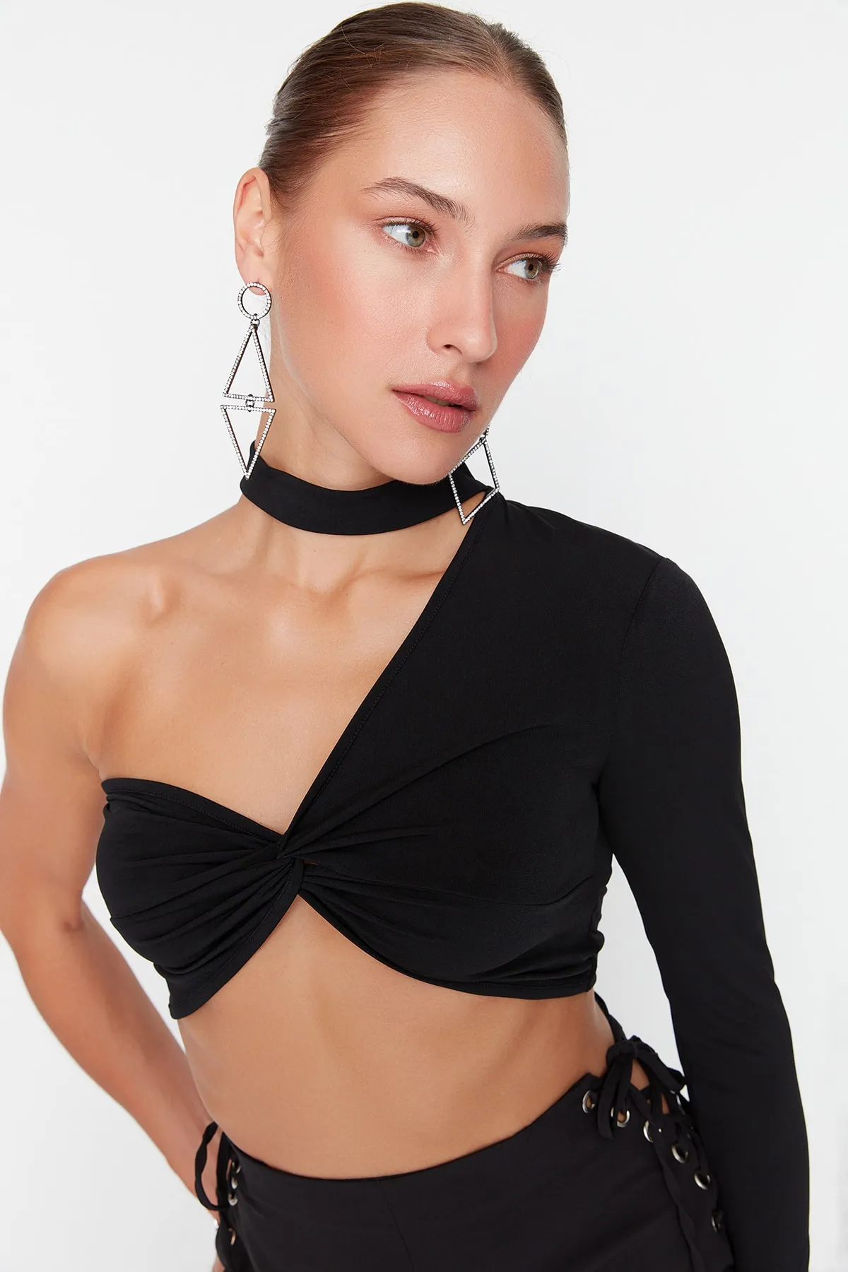 Trendyol Collection  Schwarzes, bauchfreies Strick-Bustier TPRAW23BS00054
