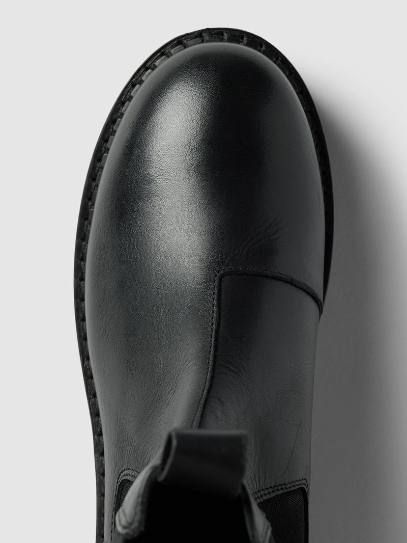 Chelsea Boots mit Label-Detail in schwarz