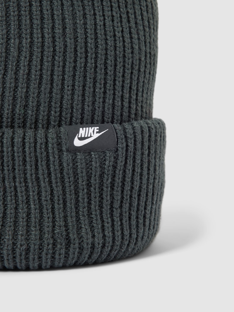 Beanie mit Label-Detail in anthrazit