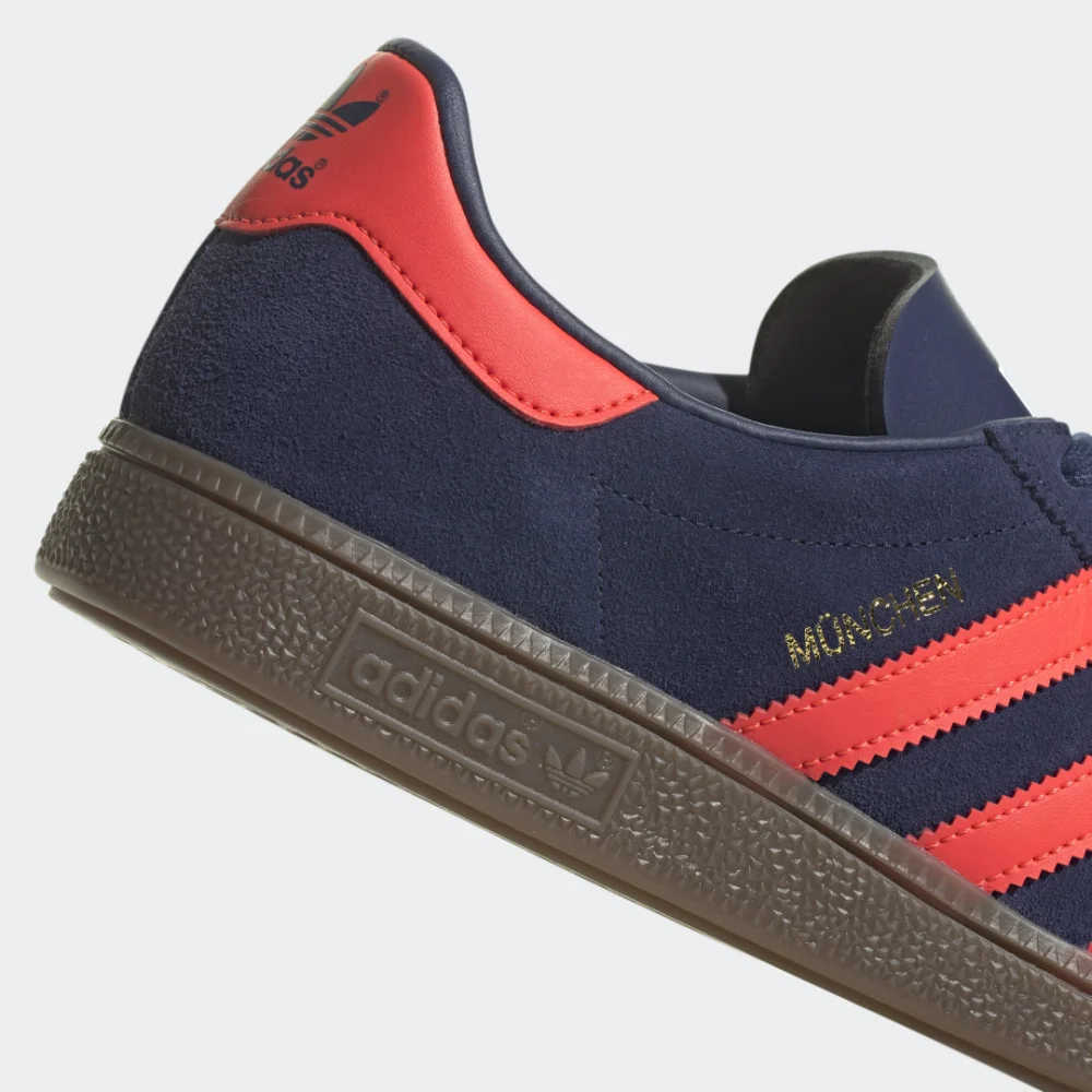 adidas München GY7400 / blau