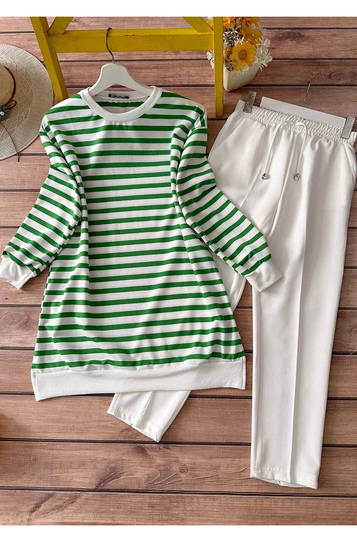 MODAQU  Kombi-Set aus Tunika und Hose mit Streifen - Grün