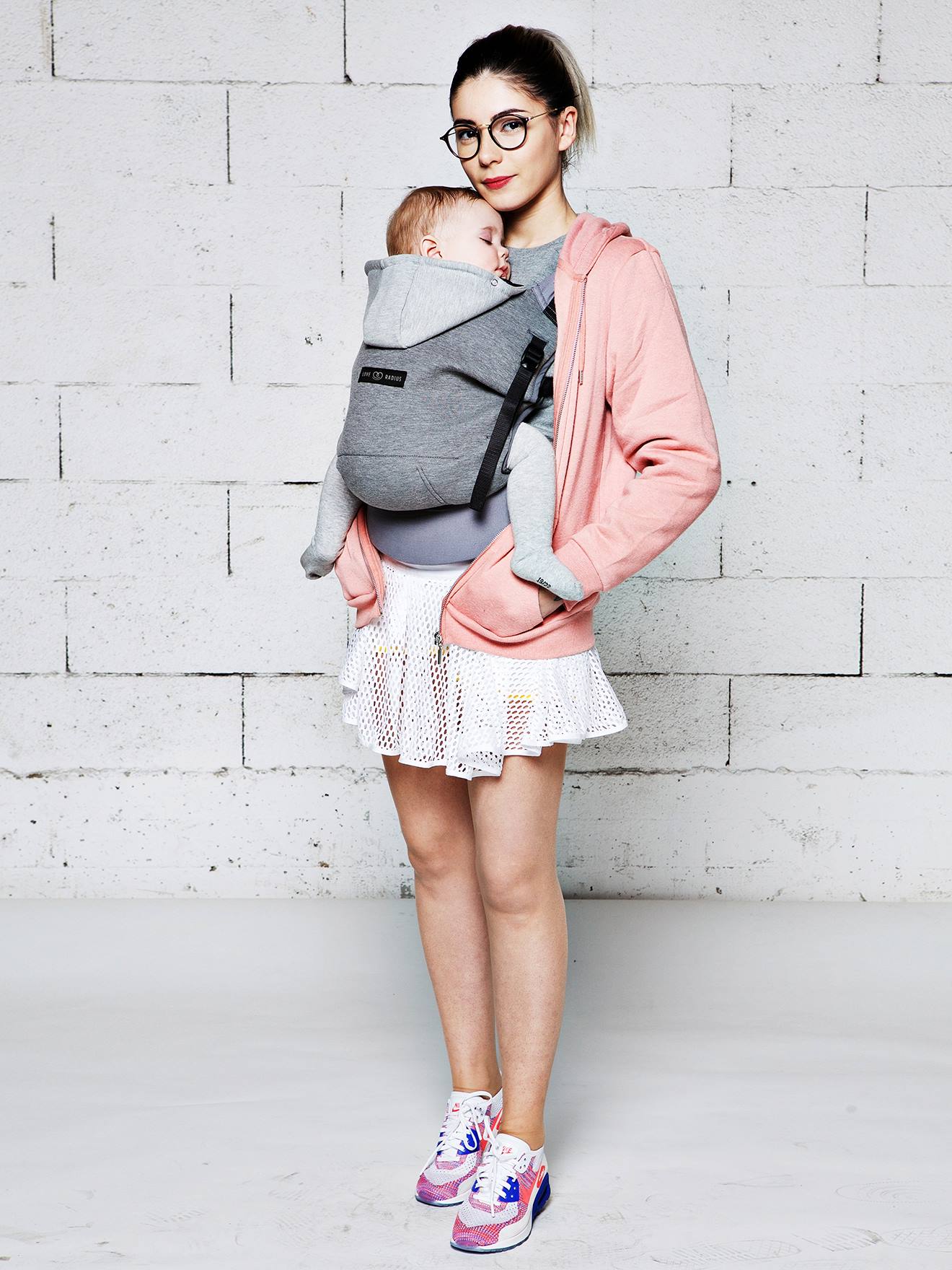 Pack HoodieCarrier + cale-tête et réhausseur LOVE RADIUS gris flanelle