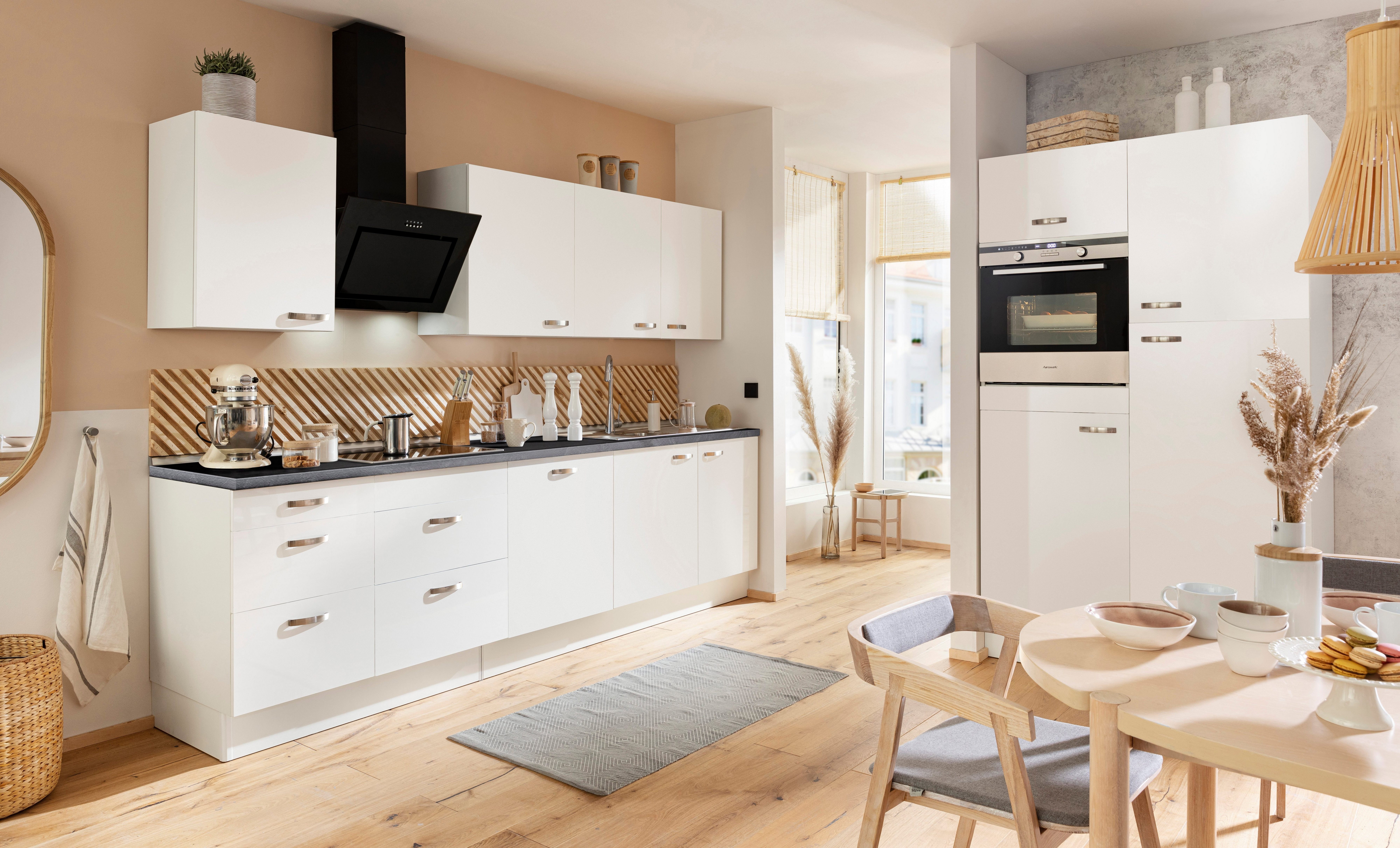 OPTIFIT Küchenzeile Cara, Breite 400 cm, mit HANSEATIC-E-Geräten, Induktions-Kochfeld, Soft-Close-Funktion