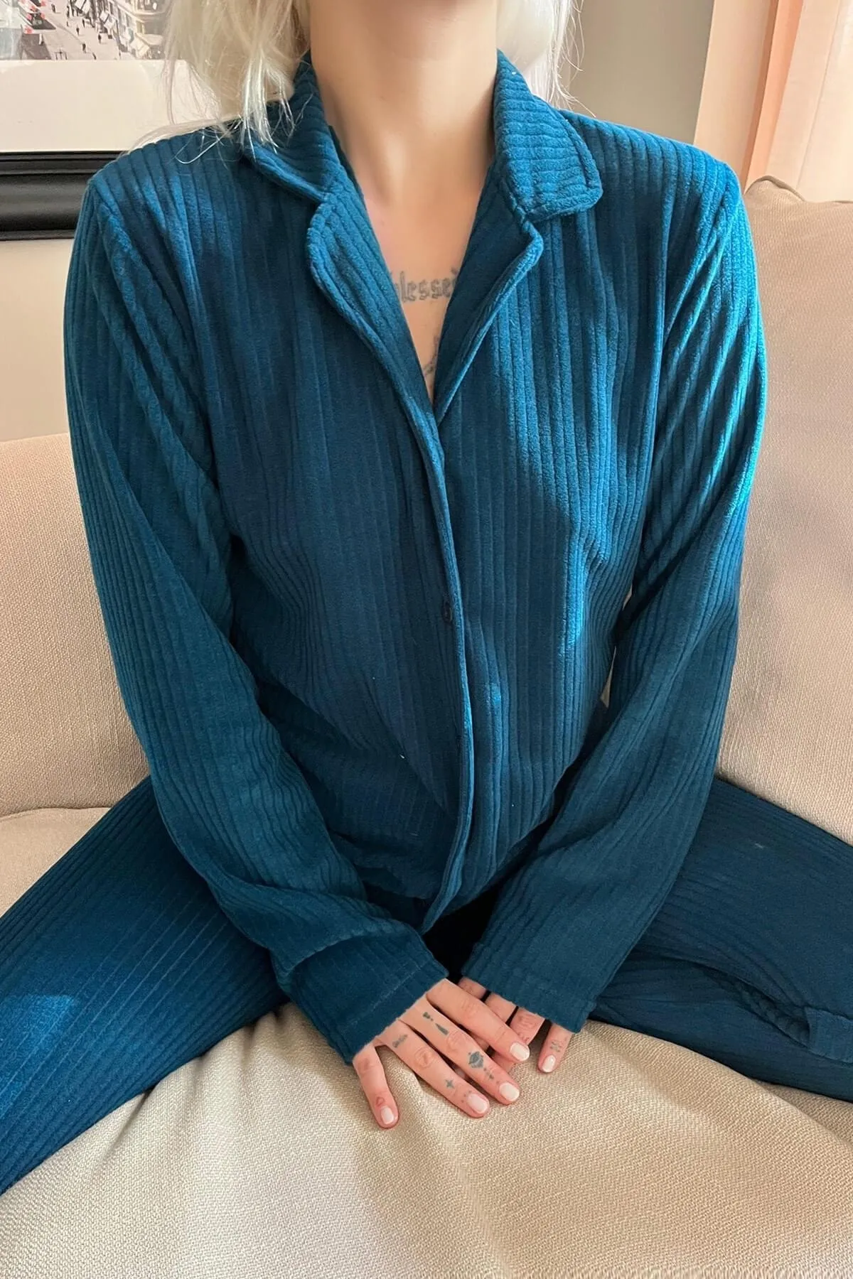 Pijamaevi  Petrolgrünes, einfarbiges Pyjama-Set aus Plüsch-Fleece mit Knöpfen vorne