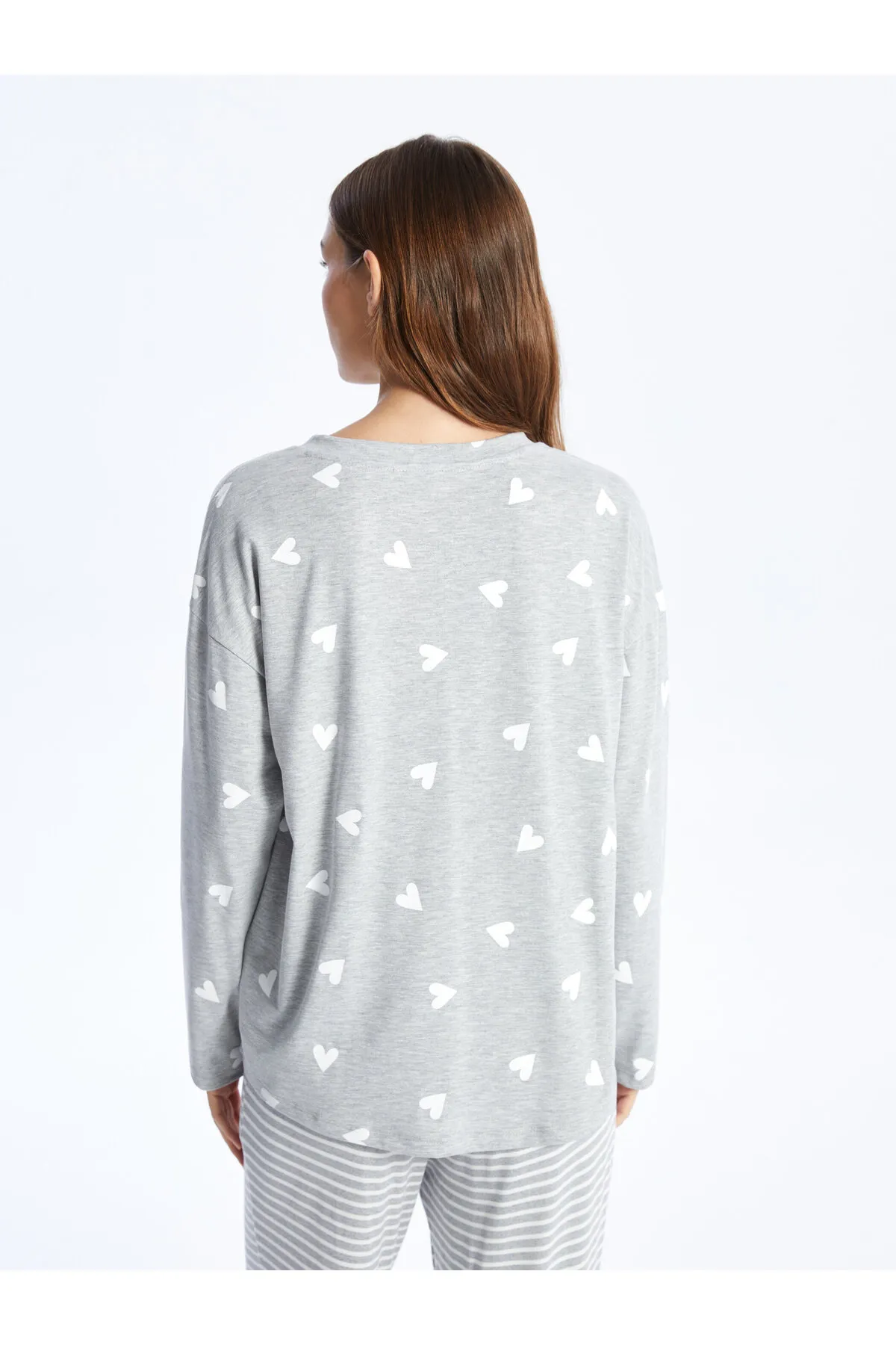 LC Waikiki  Gemustertes, langärmliges Damen-Pyjamaoberteil mit Rundhalsausschnitt