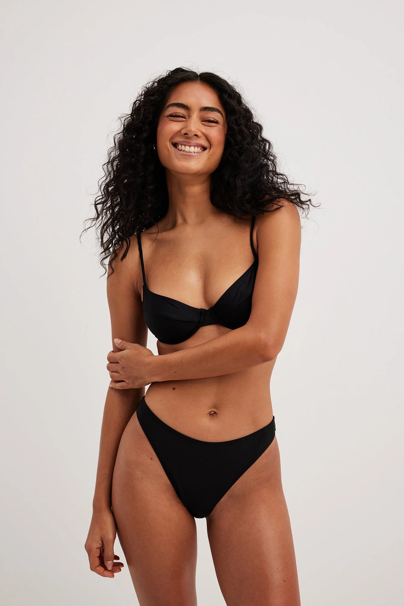 Bikini-Oberteil mit Flechtdetail