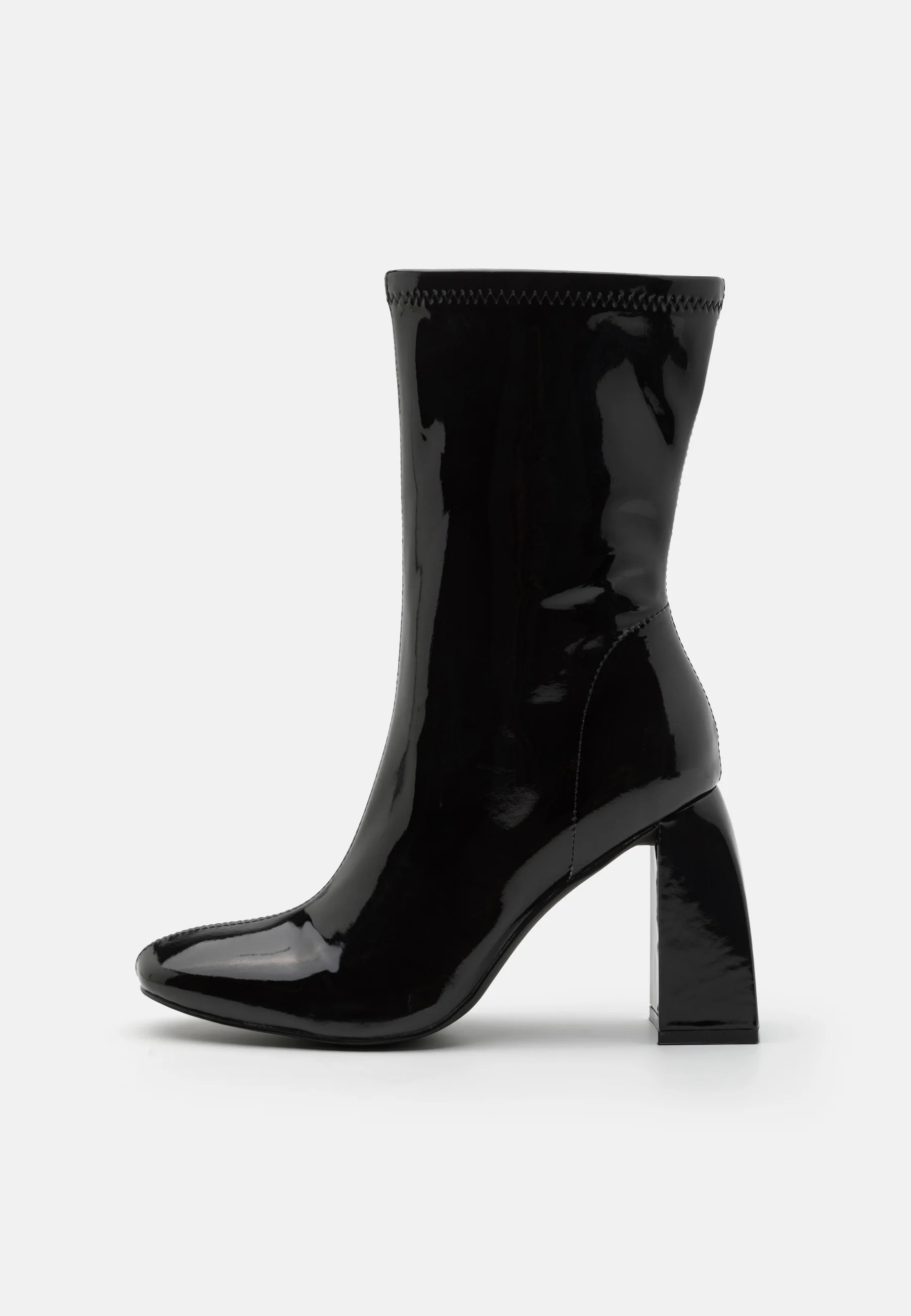 Botines de tacón par e impar