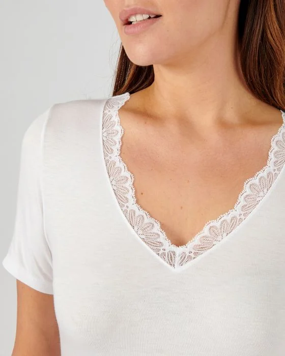 Tee-shirt manches courtes finition dentelle, effet relaxant Thermolactyl