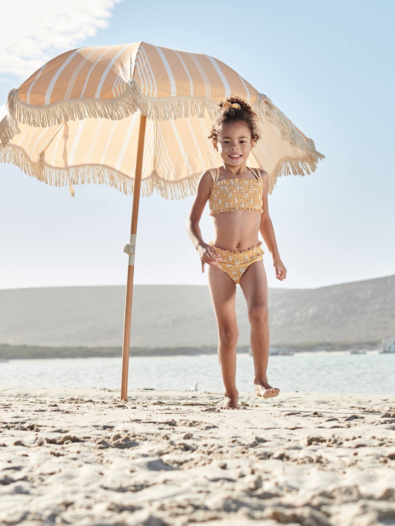 Maillot de bain 2 pièces imprimé fleurs fille + chouchou assorti jaune ambre imprimé