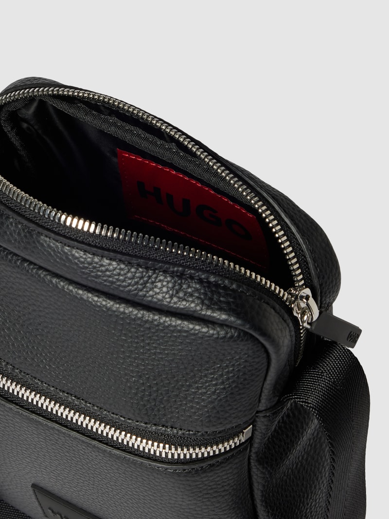 Crossbody Bag mit Label-Patch Modell 'Ethon' in schwarz