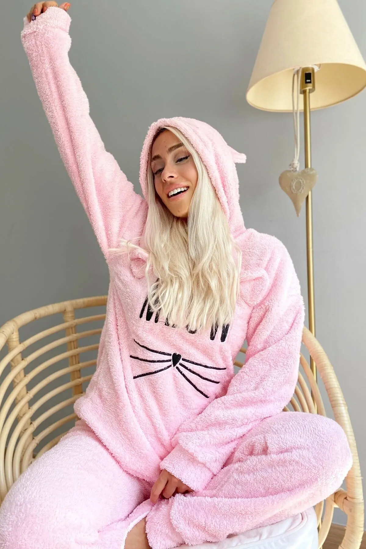 Pijamaevi  Puderrosa Meow gemustertes Vollplüsch-Pyjama-Set