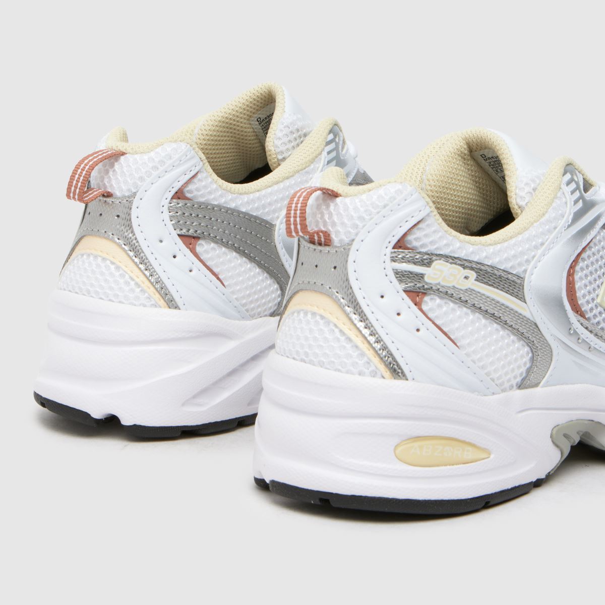 New Balance 530 träningsskor i vitt och gult