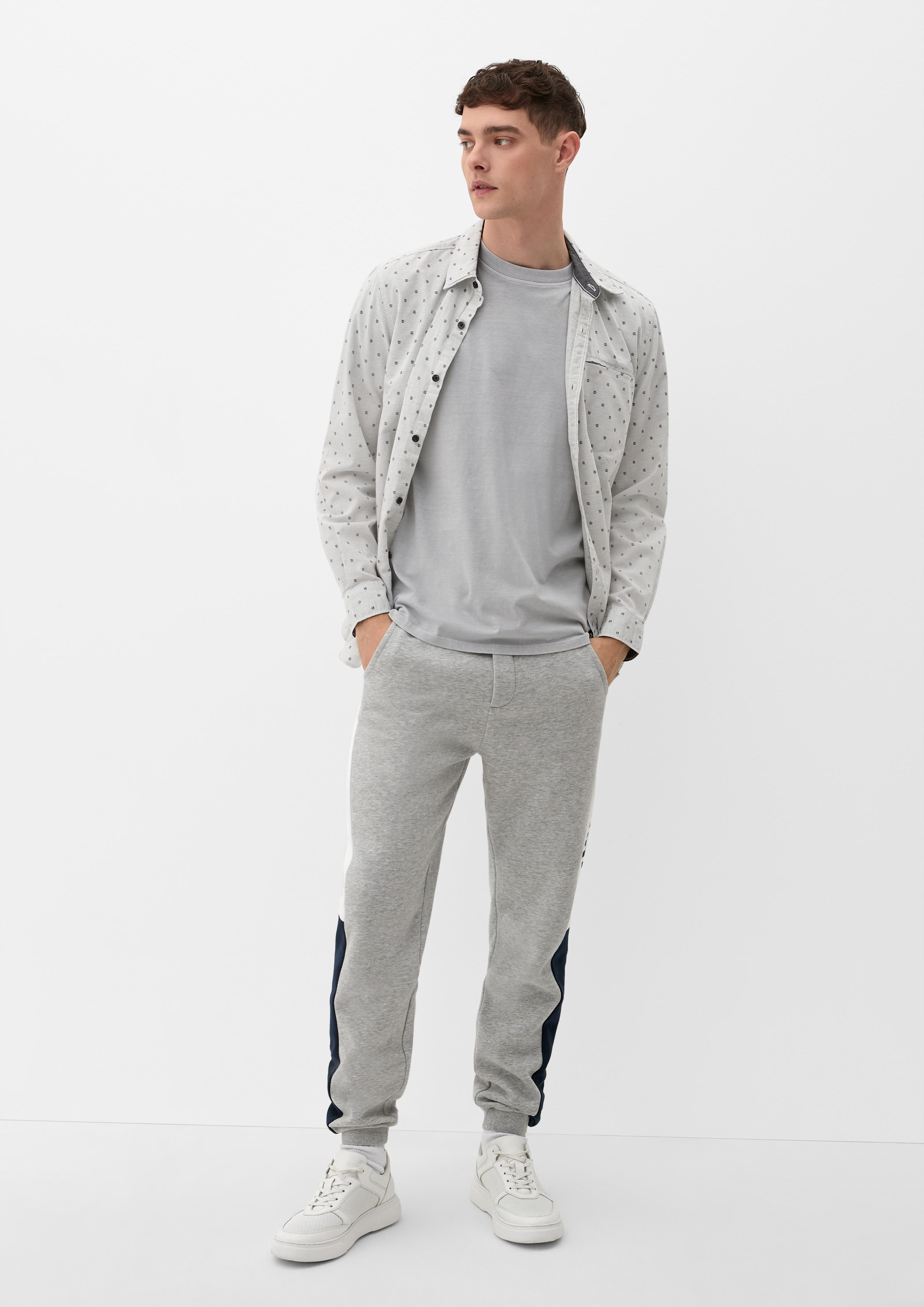 Slim: Sweathose mit seitlichem Schriftzug  2125669-94D0