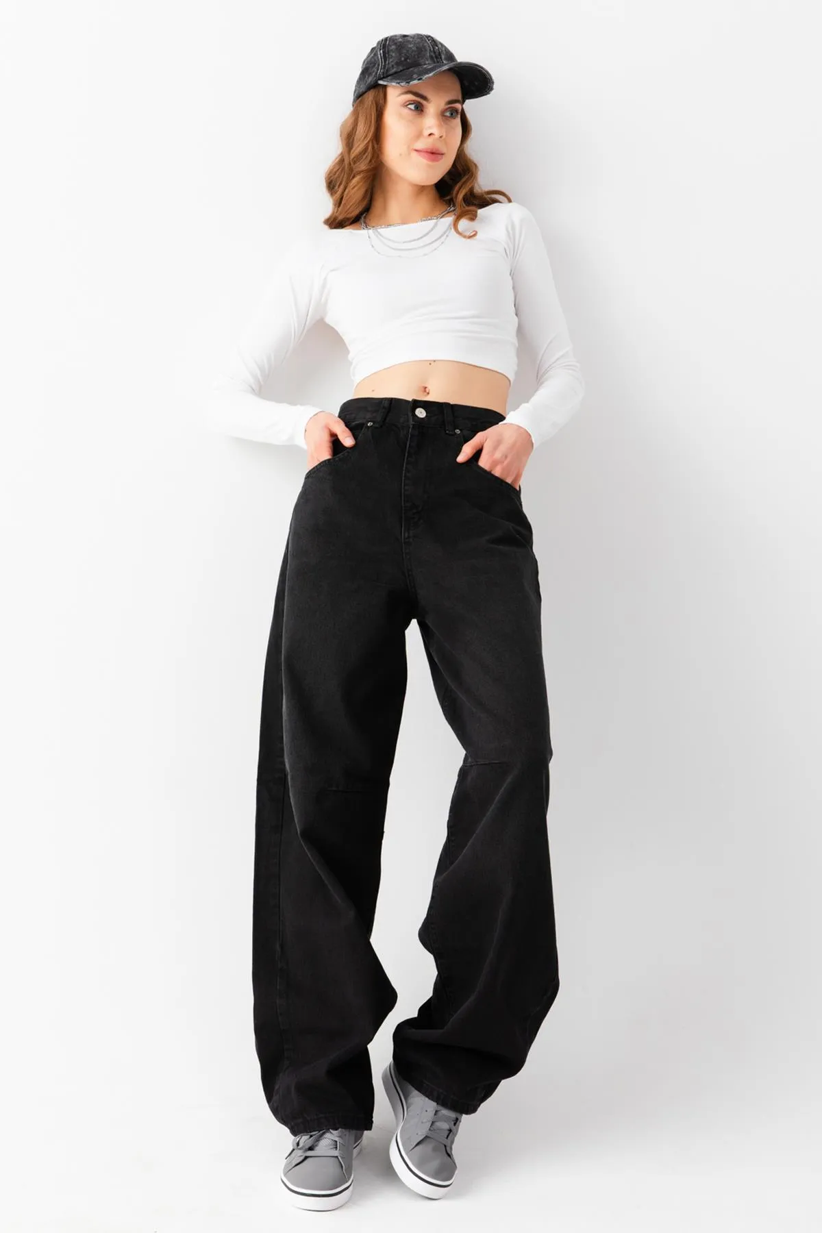 Maule  Schnalle im Detail, lockerer Schnitt, weites Bein, bequeme Baggy-Jeans, lockere Damenhose @milano