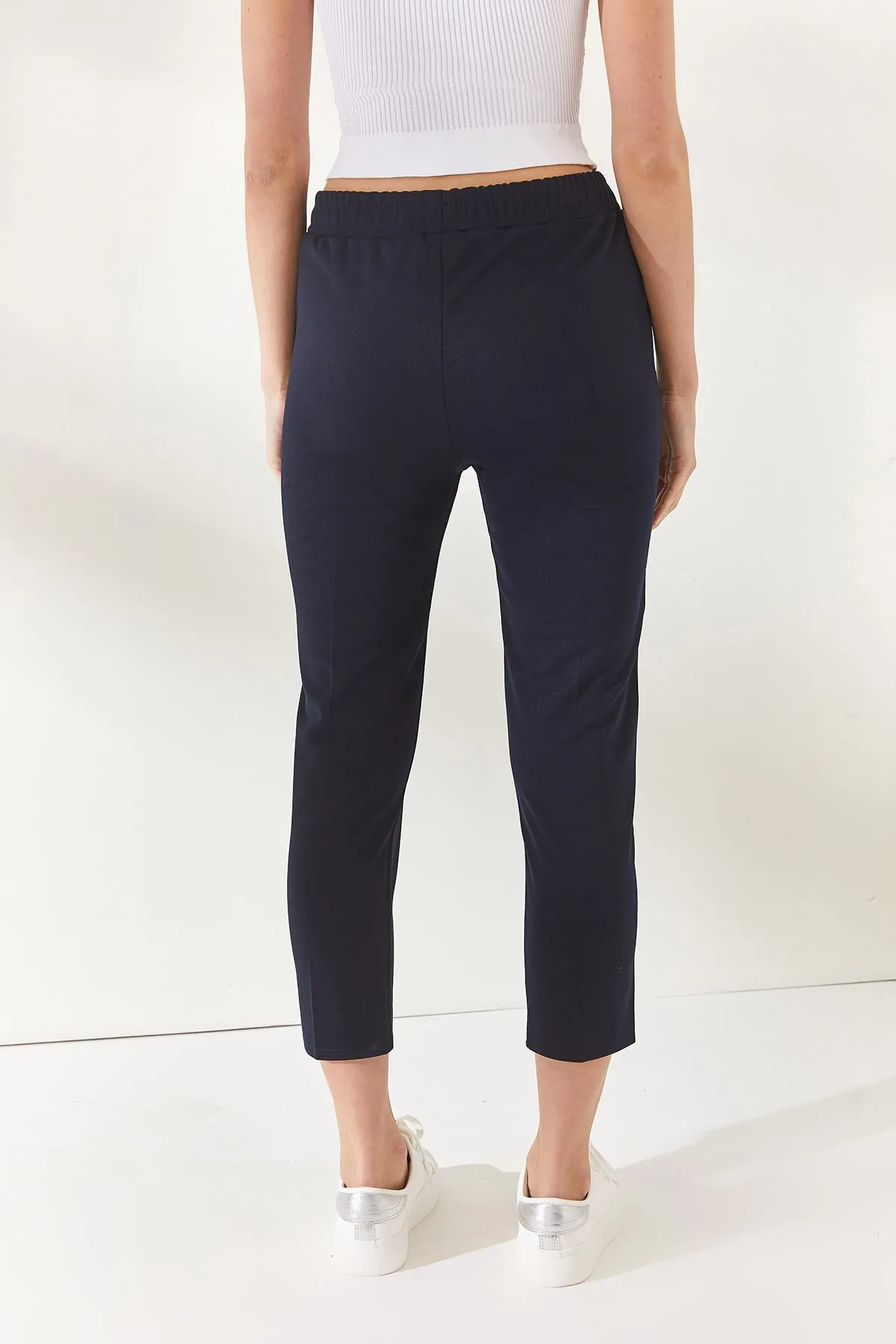 Olalook  Marineblaue Karottenhose mit elastischem Bund und Tasche für Damen PNT-19000203