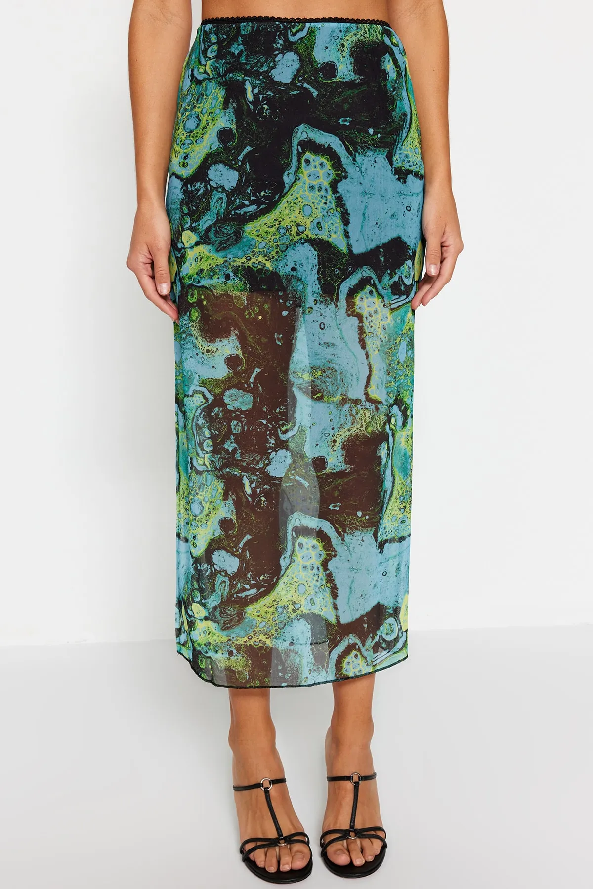 Trendyol Collection  Blau gemusterter Maxi-Rock aus Tüll mit Spitzendetail und Stretch-Strick TWOSS23ET00369