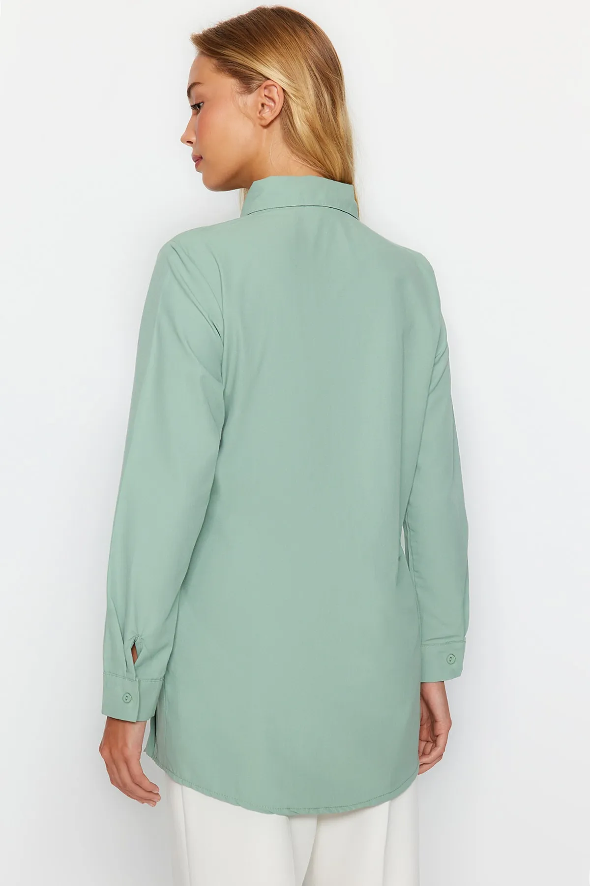 Trendyol Modest  Gewebtes Hemd mit Gürtel in Dunkelmint TCTAW24TG00014