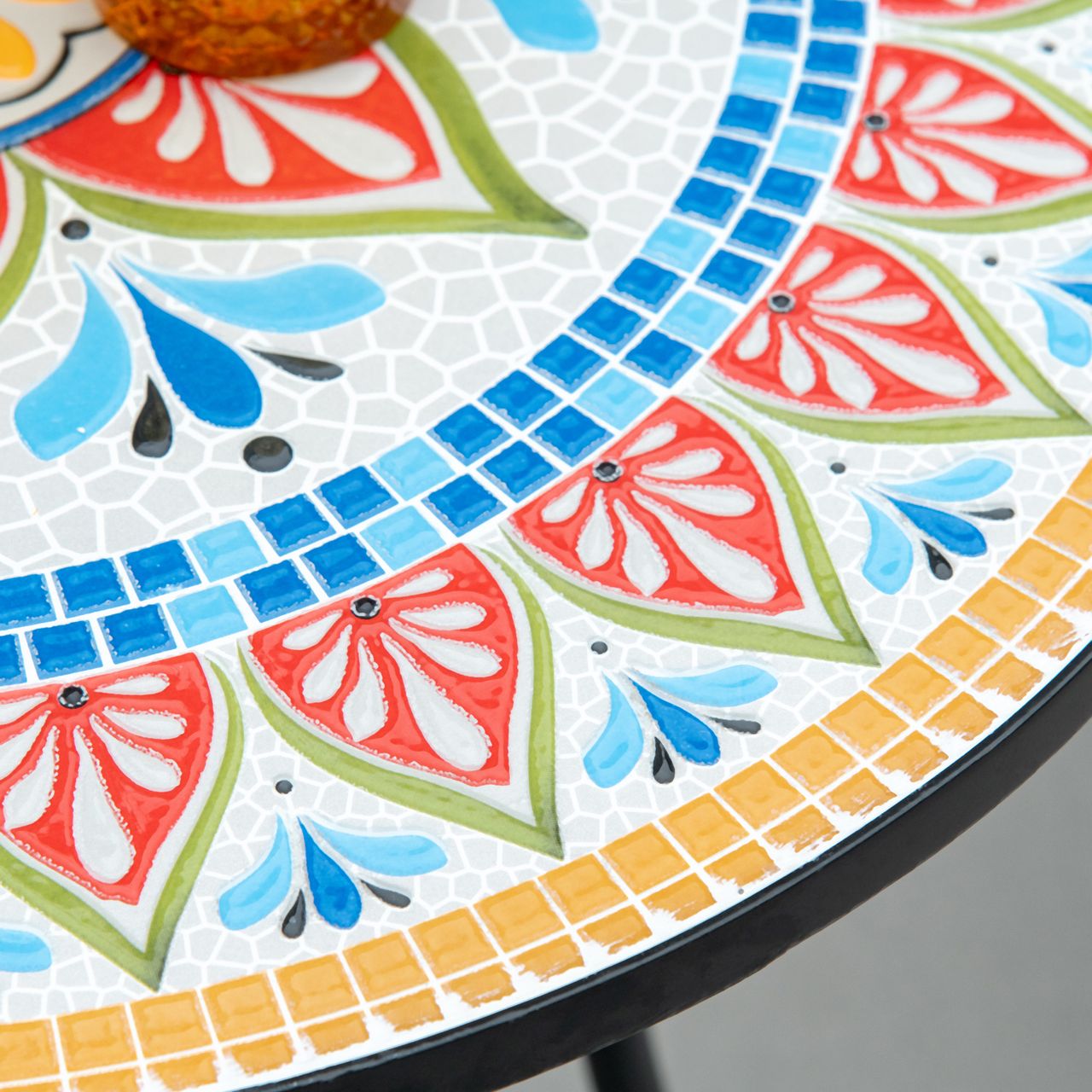 Outsunny Gartentisch Mosaiktisch rund Bistrotisch Beistelltisch mit Mosaikplatte Keramik Metall Rot Blau Weiß Ø60 cm