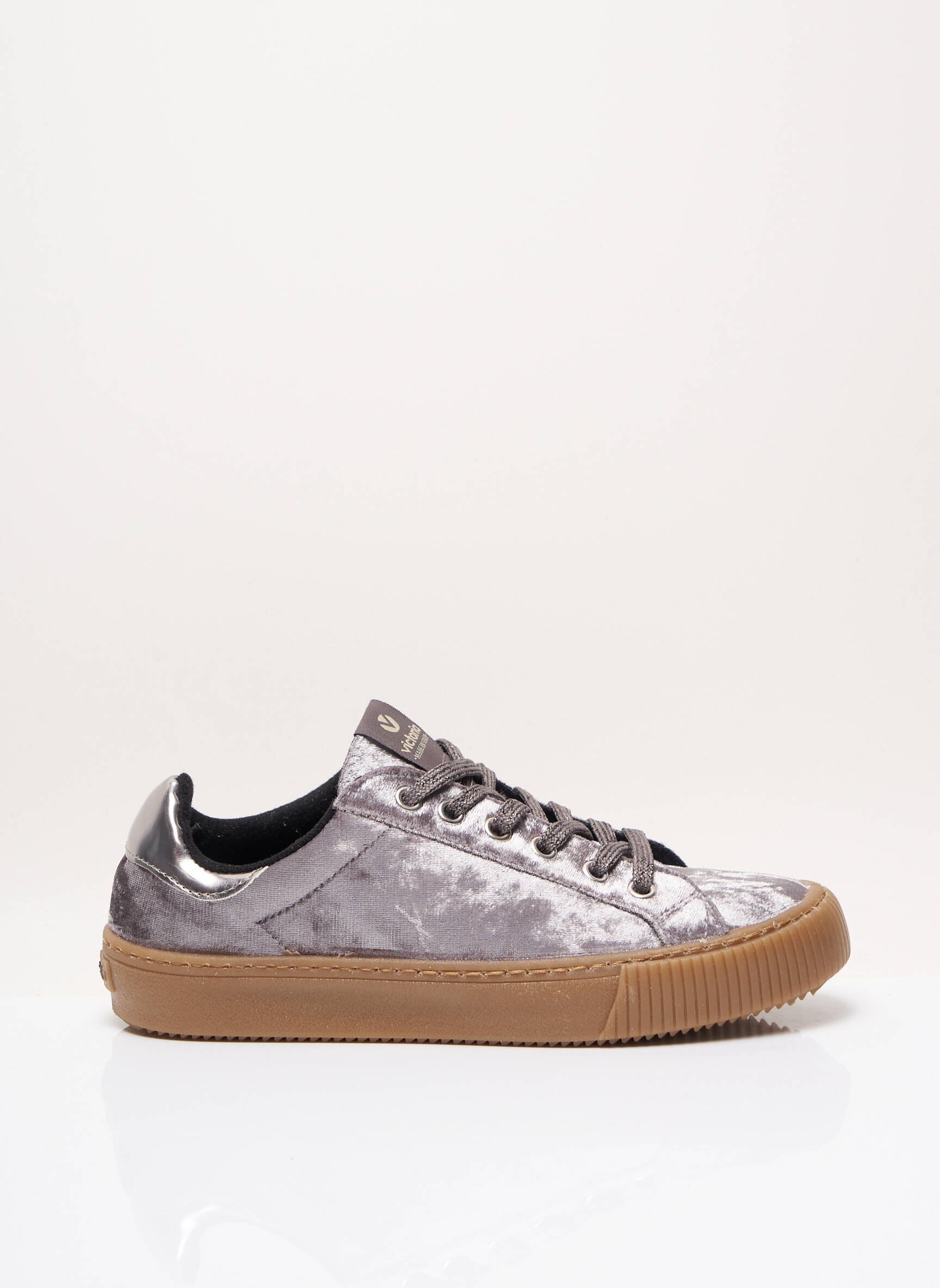 Victoria Baskets Femme couleur gris