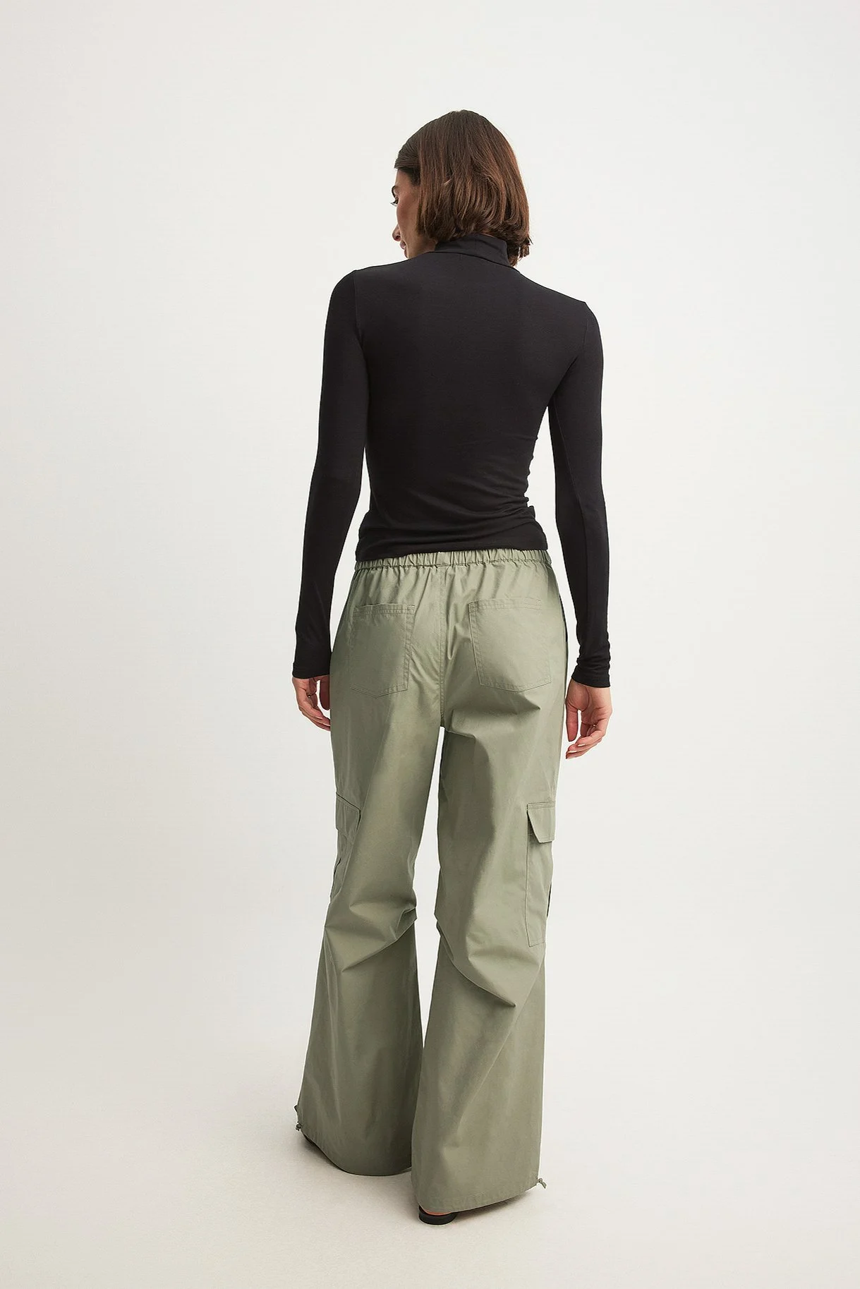 Lockere Cargohose mit halbhoher Taille und Kordelzug