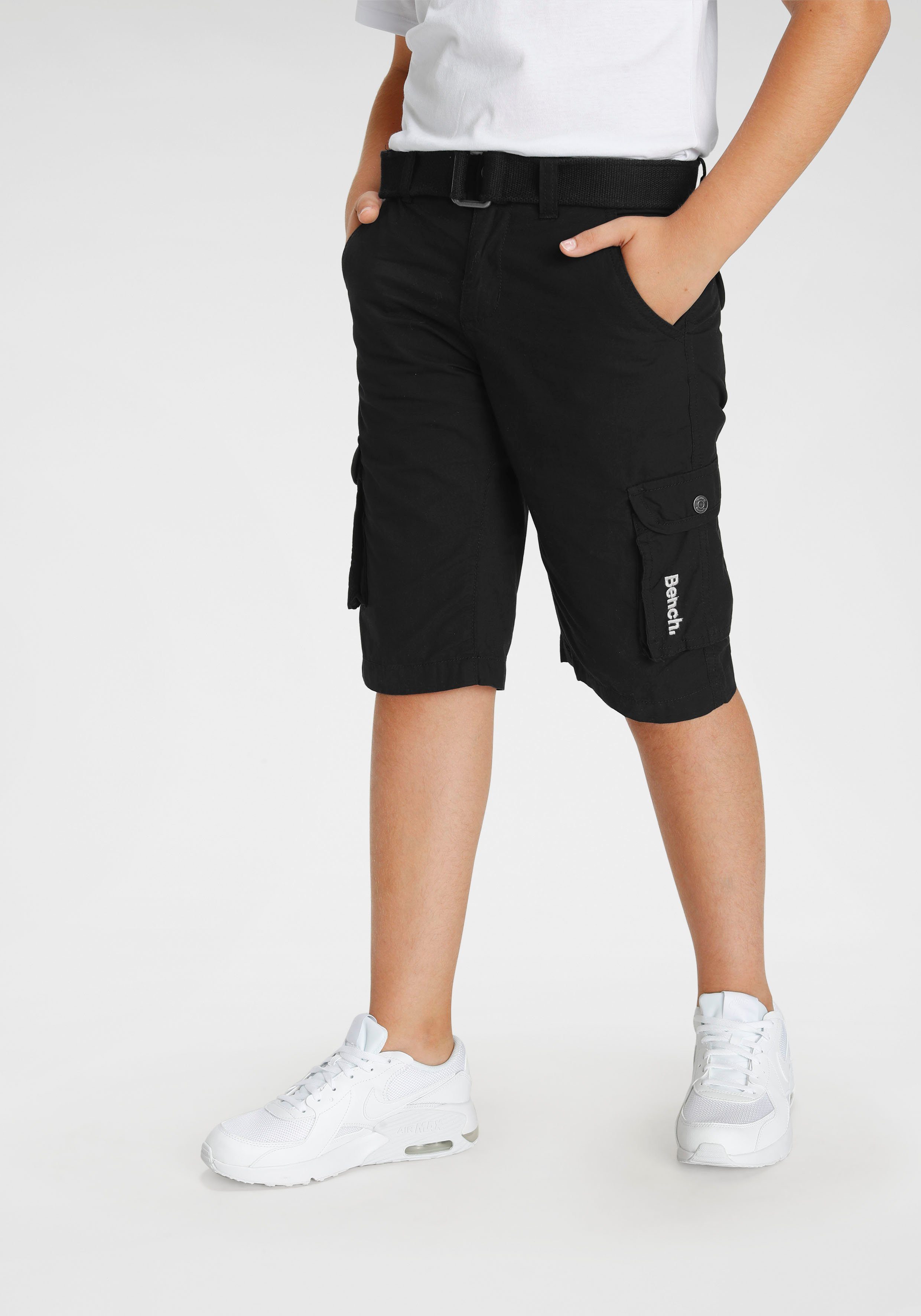 Bench. Bermudas (Set, 2-tlg., mit Gürtel) mit vielen Taschen und Gürtel