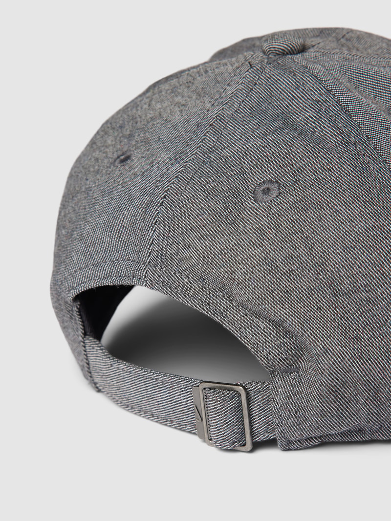 Basecap mit Strapback-Verschluss in schwarz