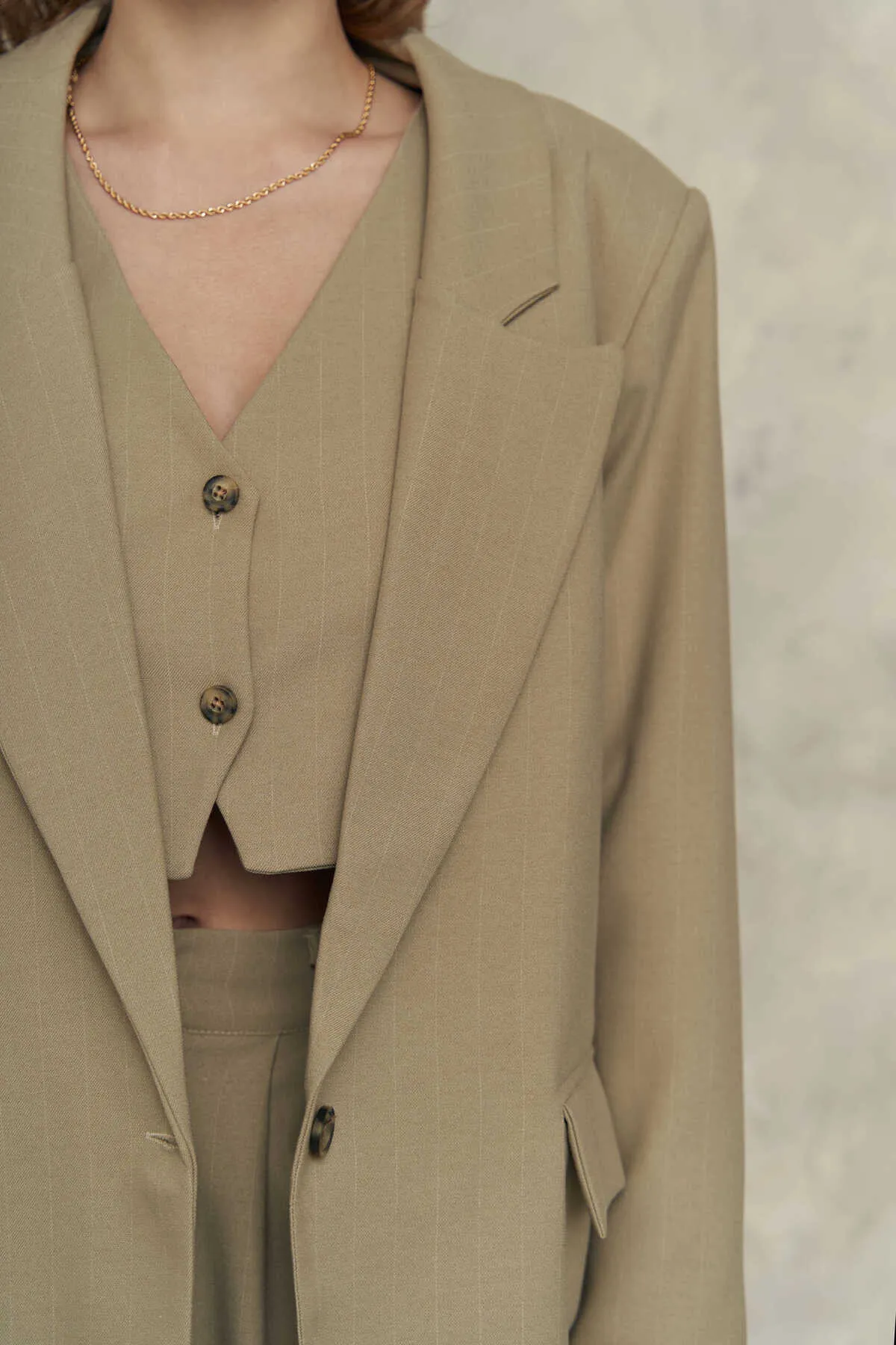 MCLLCTN  Polly Olivgrünes Dreierjacken-Set für Damen