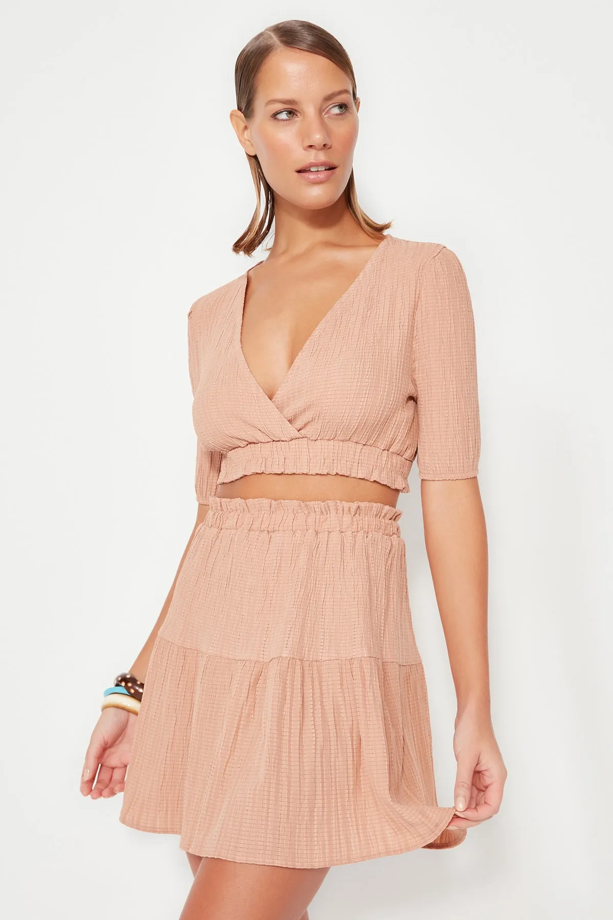 Trendyol Collection  Ecru gewebte Bluse im Leinen-Look, Rock-Set im Leinen-Look TBESS23AU00088