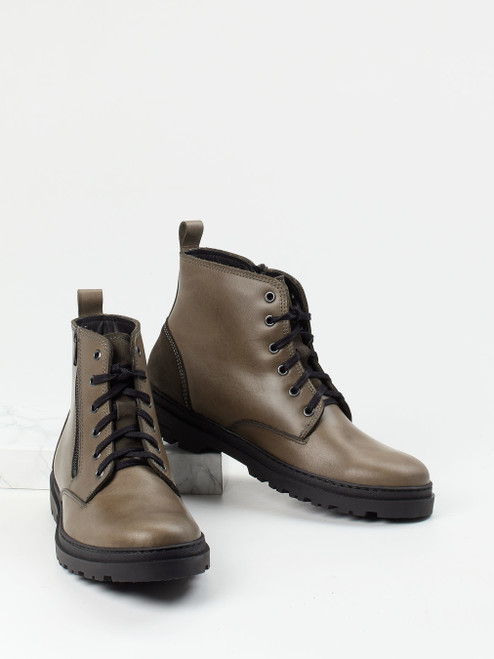 Boots-47012490513 Ralph Harrison Country