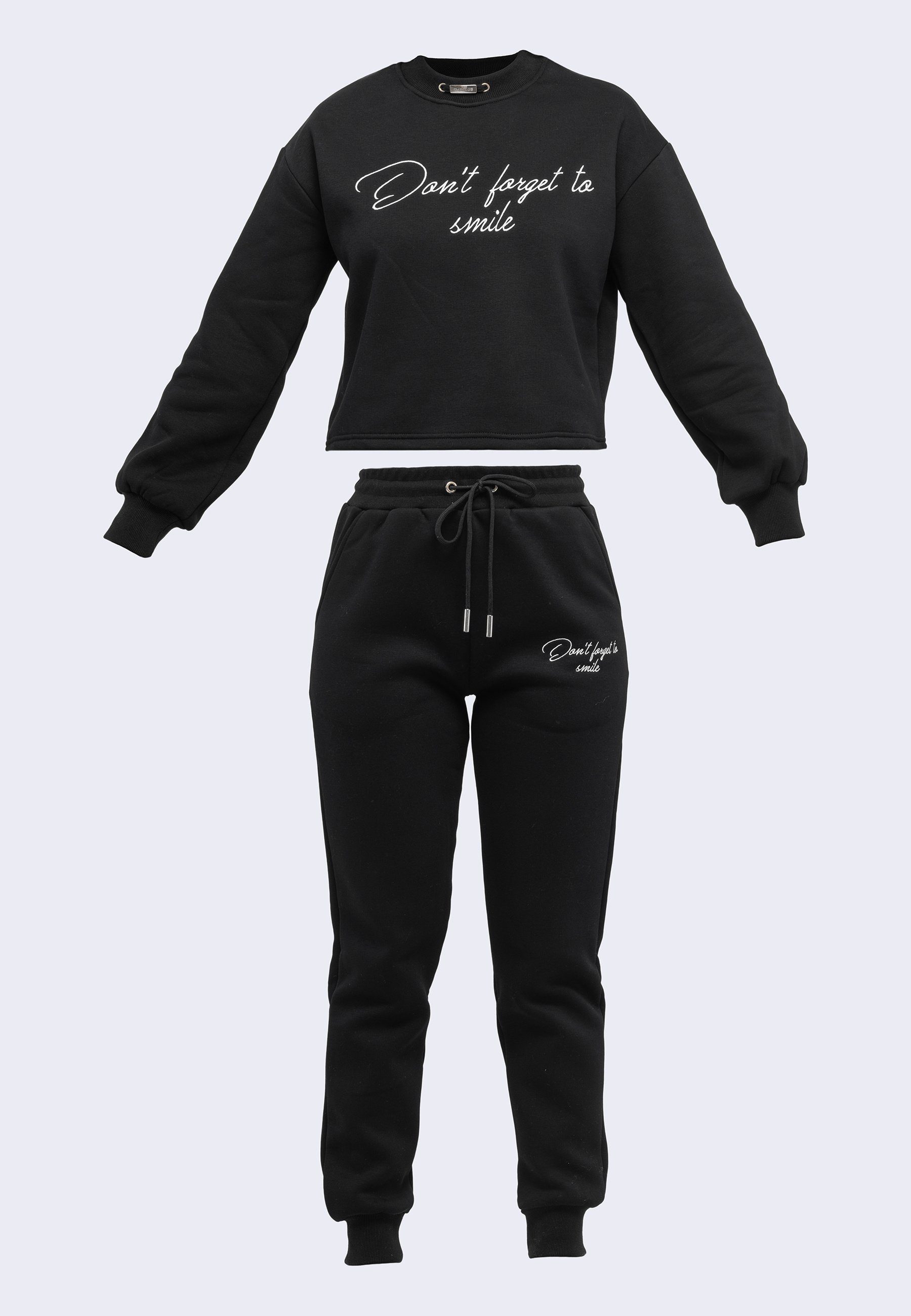Tom Barron Freizeitanzug CASUAL REGULAR SIZE TRACKSUIT WITH CHEST EMBROIDERY METAL ACCESEORIES, mit modernem Design