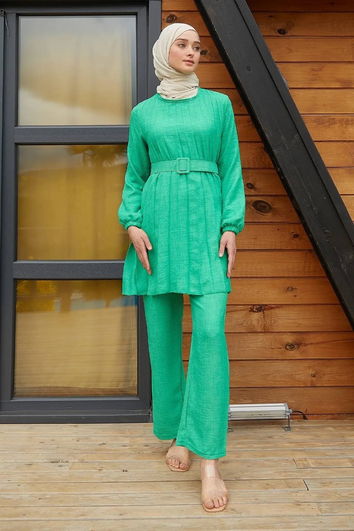 InStyle  Moria-Plisseeanzug mit Gürtel – Grün