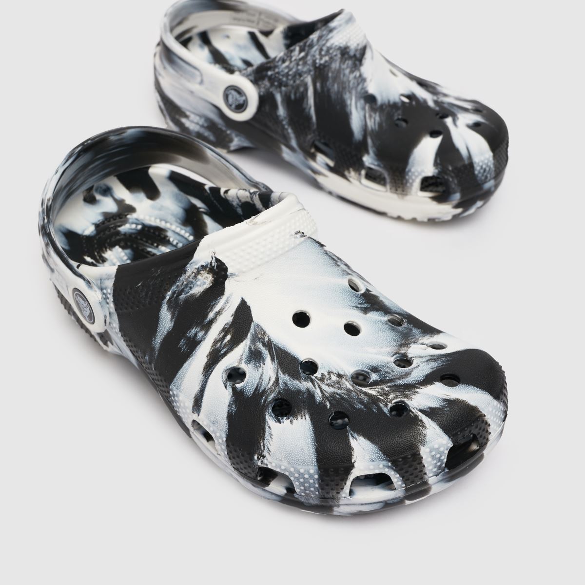 Crocs fekete-fehér klasszikus márvány klumpa lányoknak szóló ifjúsági szandál