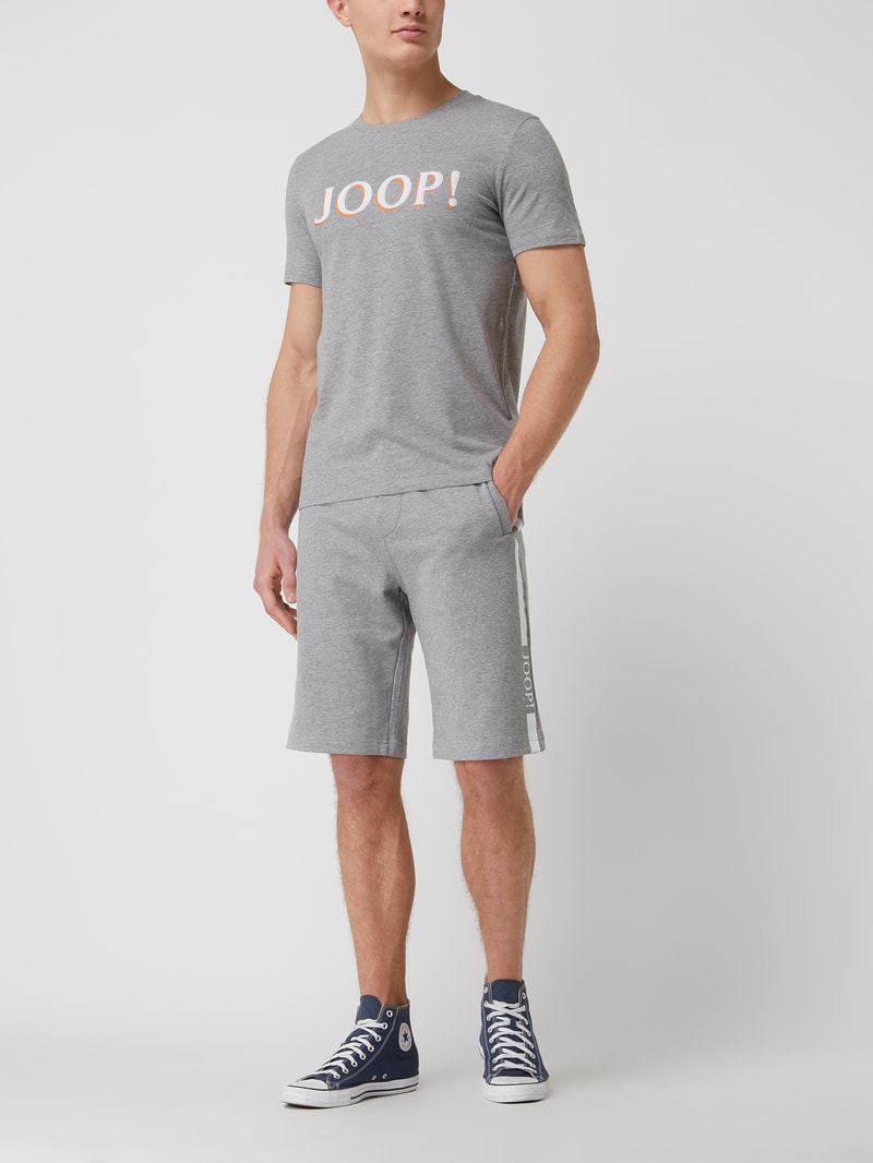 Sweatshorts mit Eingrifftaschen in silber