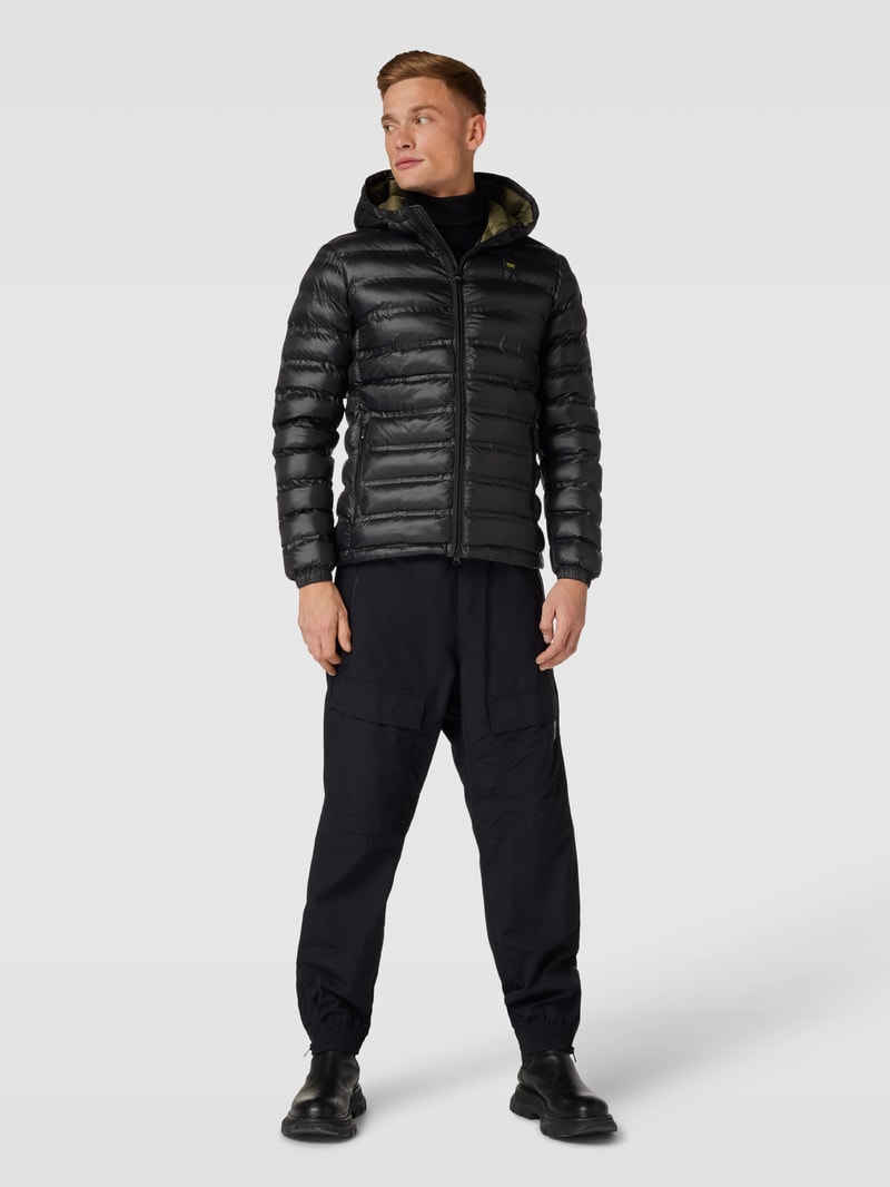 Steppjacke mit Label-Detail in schwarz