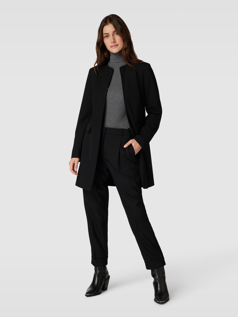 Longblazer mit Hakenverschluss und Pattentaschen in schwarz