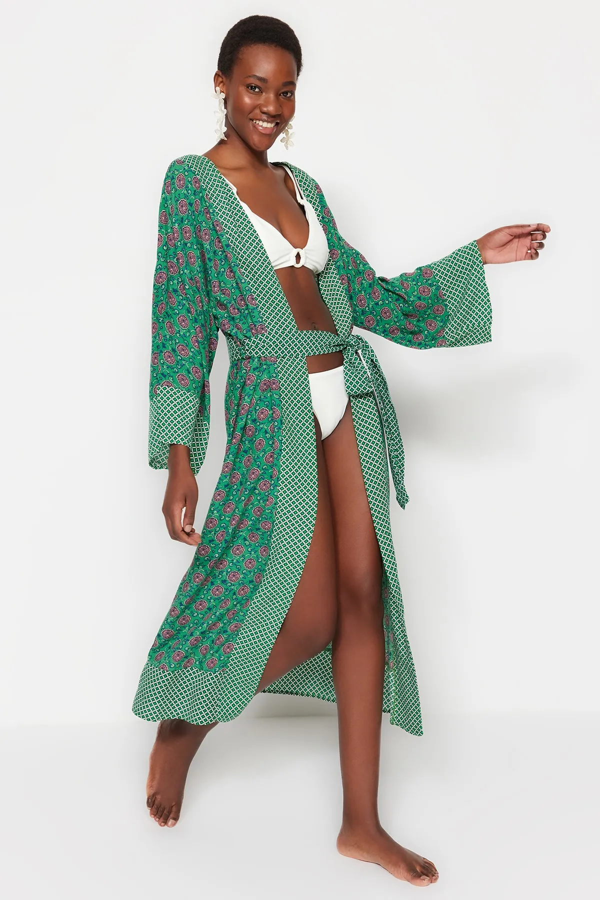 Trendyol Collection  Ethnisch gemusterter, gewebter Maxi-Kimono und Kaftan mit Gürtel TBESS21KM0171
